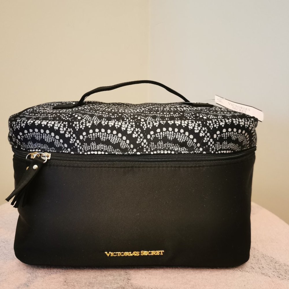 Victoria Secret lingerie travel bag w double zippers & handle brand new w tag